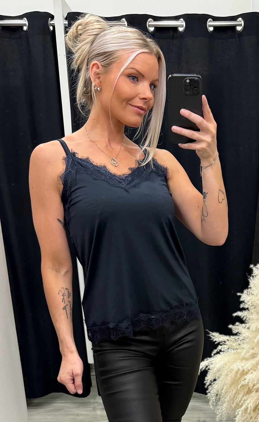 Bicco lace top - salute