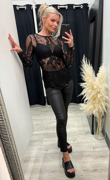 NÜ Charlotte top - black