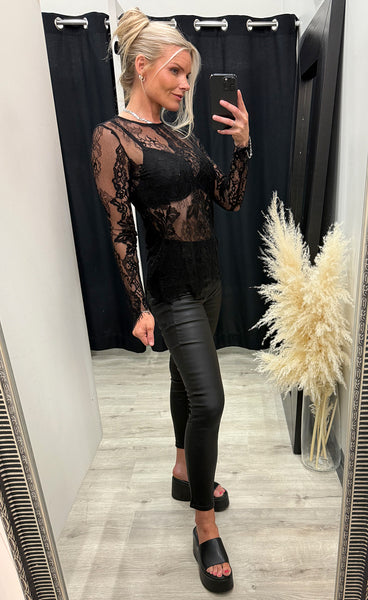 NÜ Charlotte top - black