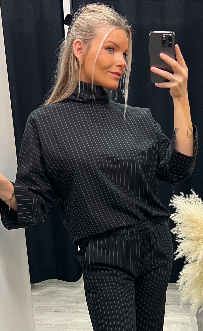 Karen blouse - black pinstripe
