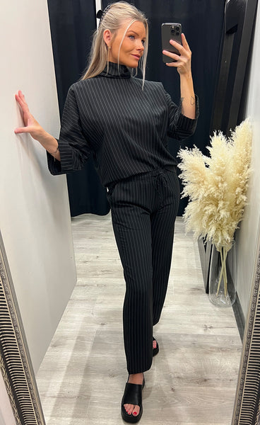 Karen blouse - black pinstripe