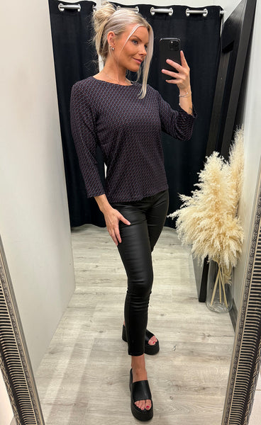 Senna tee 2 - night sky geo flower