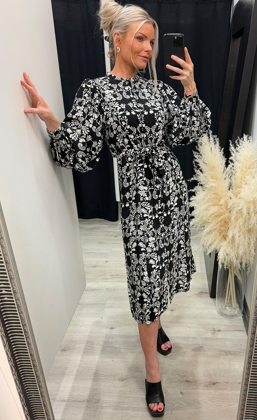 Gocina dress - black flower