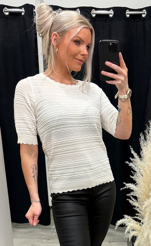 Flora pullover 1 - whisper white