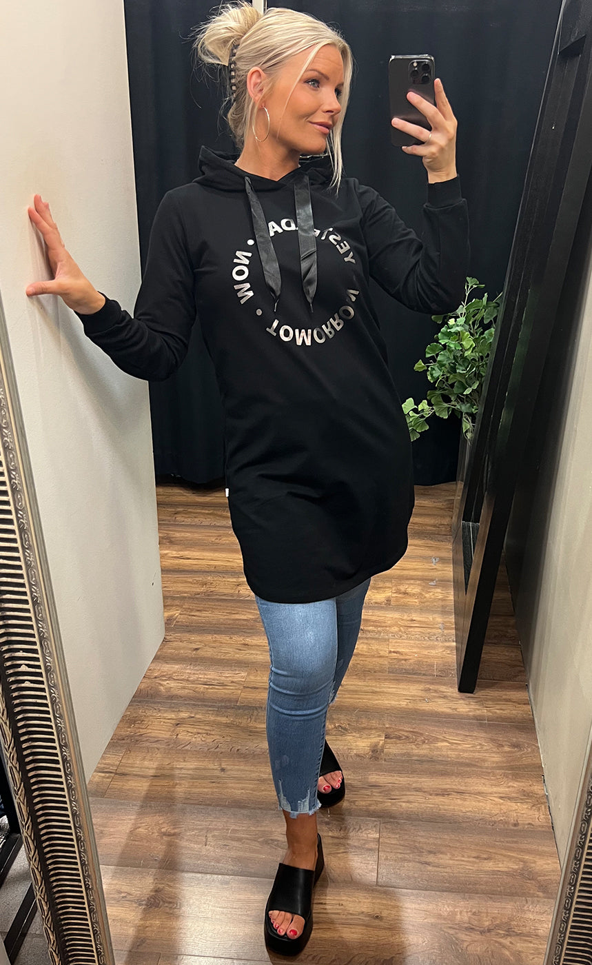 Alaya hettupeysa - black