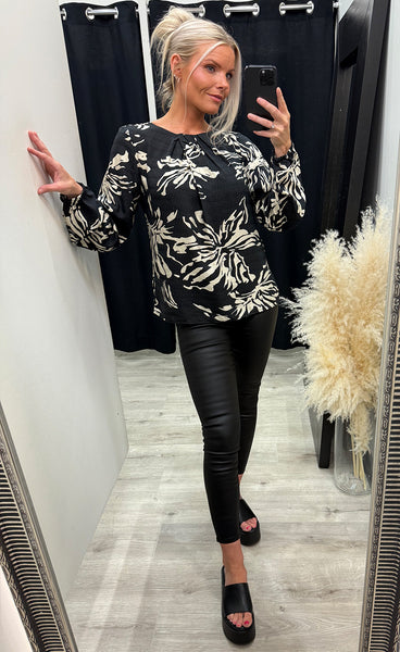 Ariana blouse 12 - flower black
