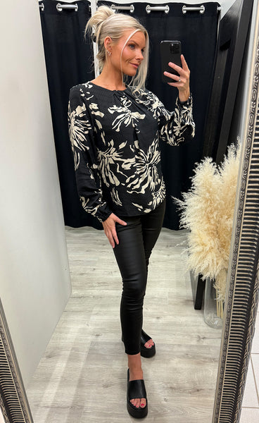 Ariana blouse 12 - flower black