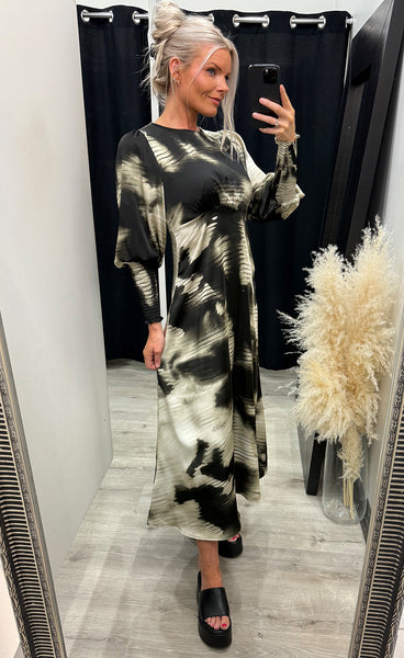 LOVE737-23 - graphic