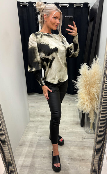 LOVE738-24 - graphic