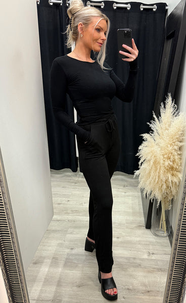 Natalia round top - black