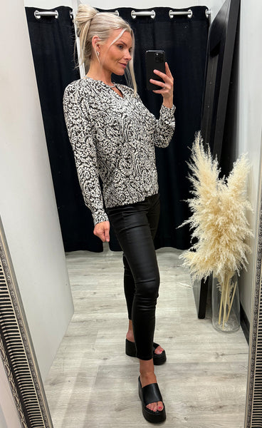FRANSA Seen tee 11 - aura bloom hot fudge