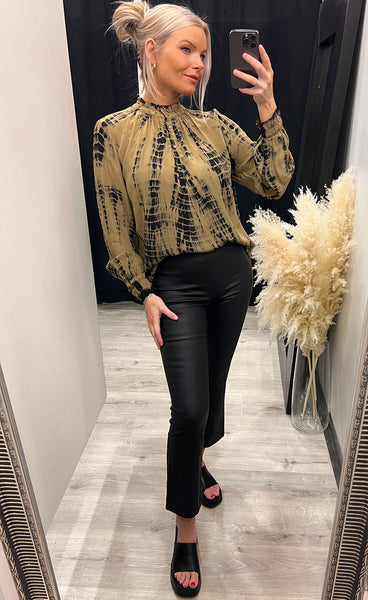 Agnes blouse - green tie dye