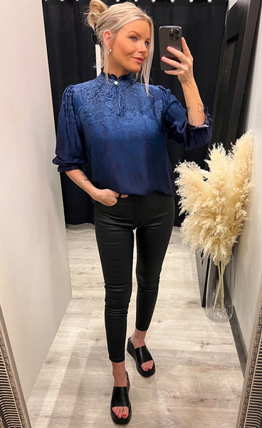 Smokey blouse - navy blazer