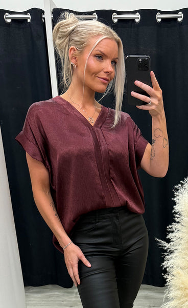Hera satin top - burgundy