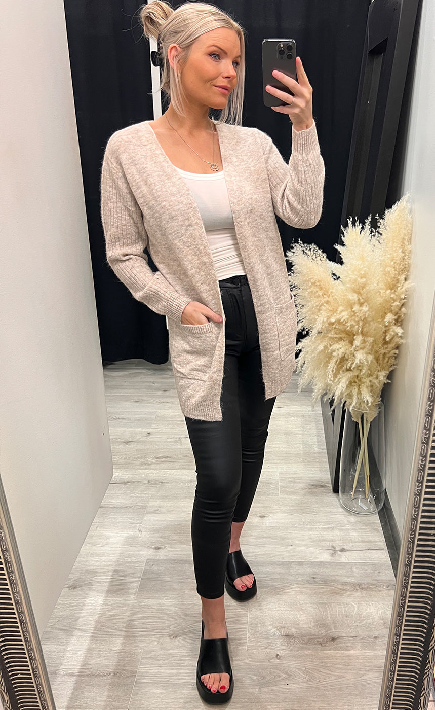 Sandy cardigan 1 - limestone melange