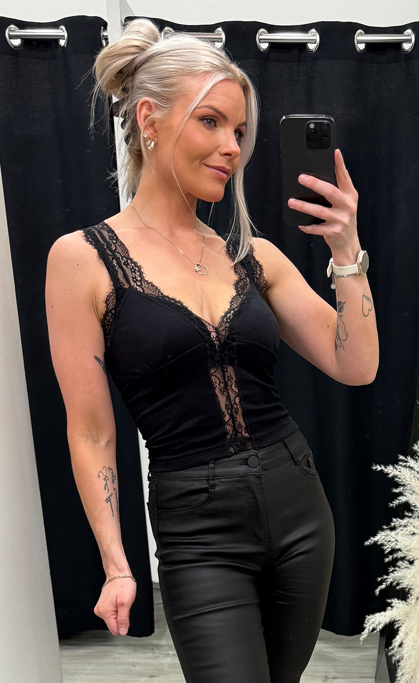 Reese lace top - black