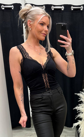 Reese lace top - black
