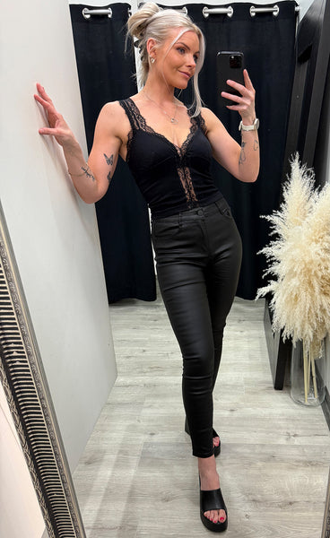 Reese lace top - black