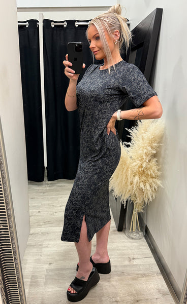 Alma t-shirt dress - black lace