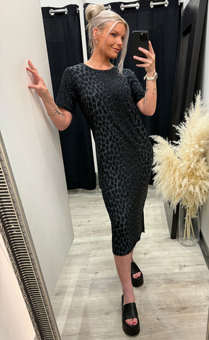 Alma t-shirt dress - dark grey leo
