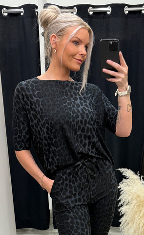 Alma t-shirt - dark grey leo