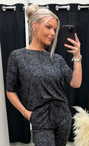 Alma t-shirt - black lace