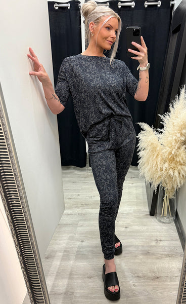 Alma t-shirt - black lace