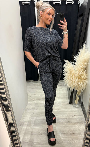 Alma t-shirt - black lace