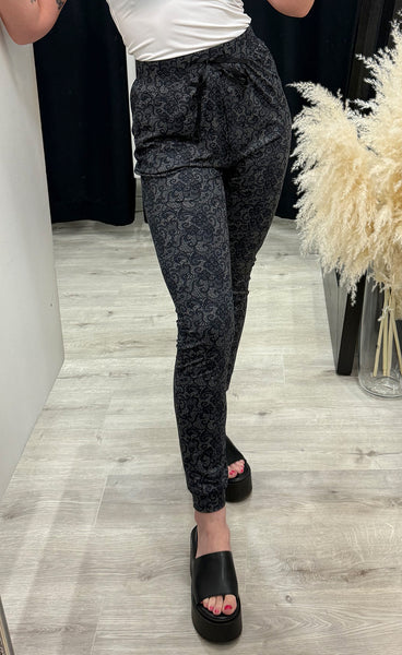 Alma pants - black lace