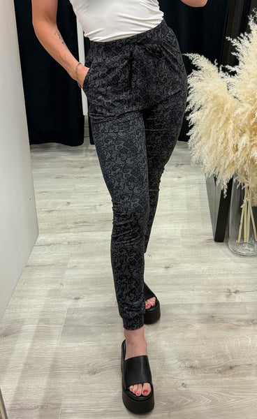 Alma pants - black lace