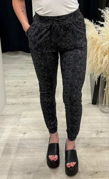 Alma pants - black lace
