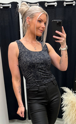 Alma turn top - black lace