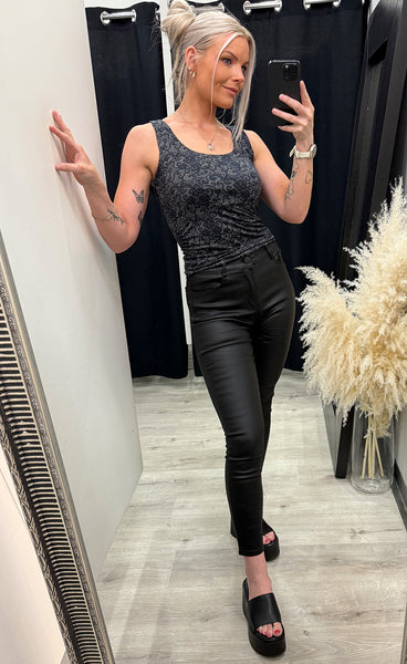 Alma turn top - black lace