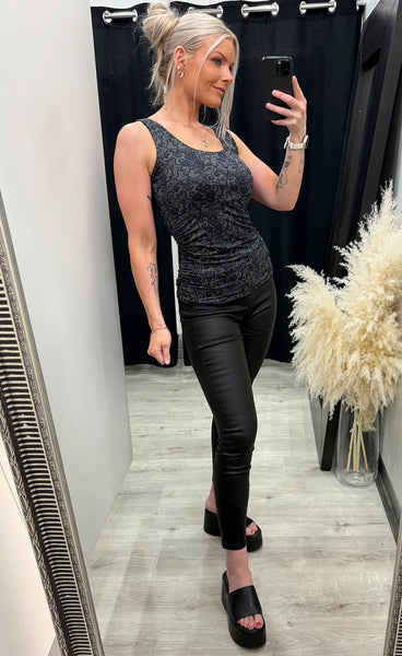 Alma turn top - black lace