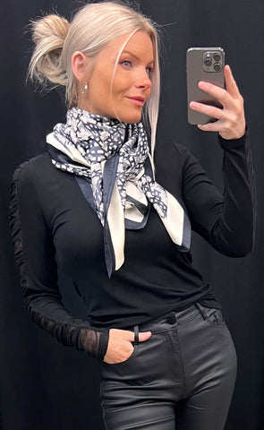 Klútur 25 - grey/cream