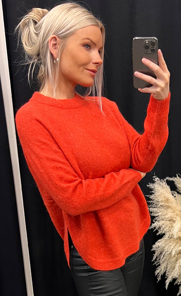 Lessine pullover - aurora red