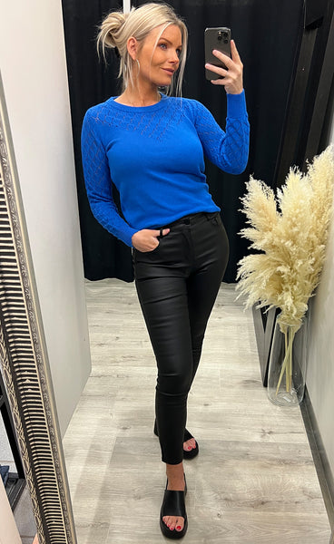 White pullover 1 - princess blue