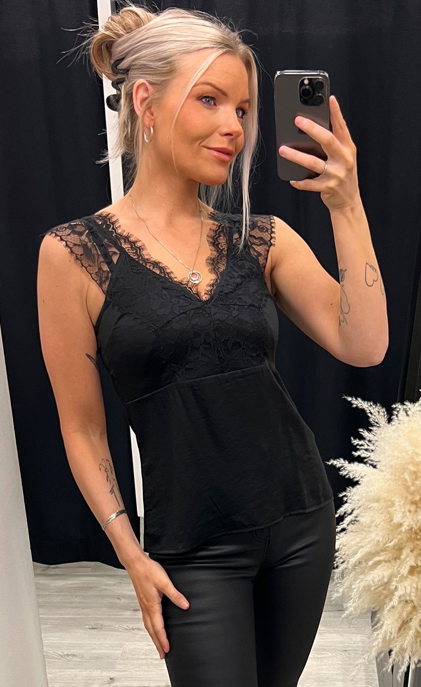 Adienna maluca top - black