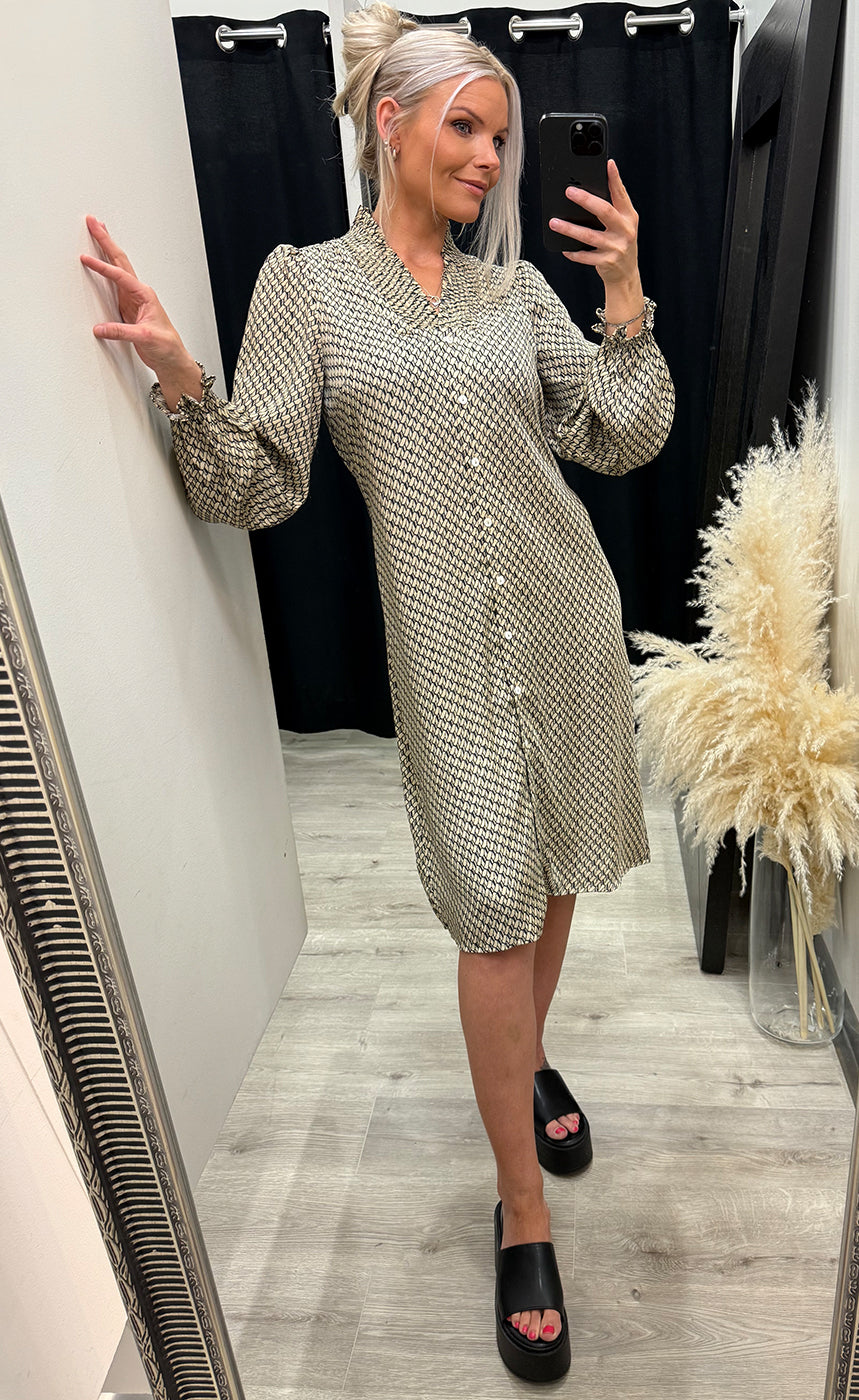 Natalia dress 1 - feather grey