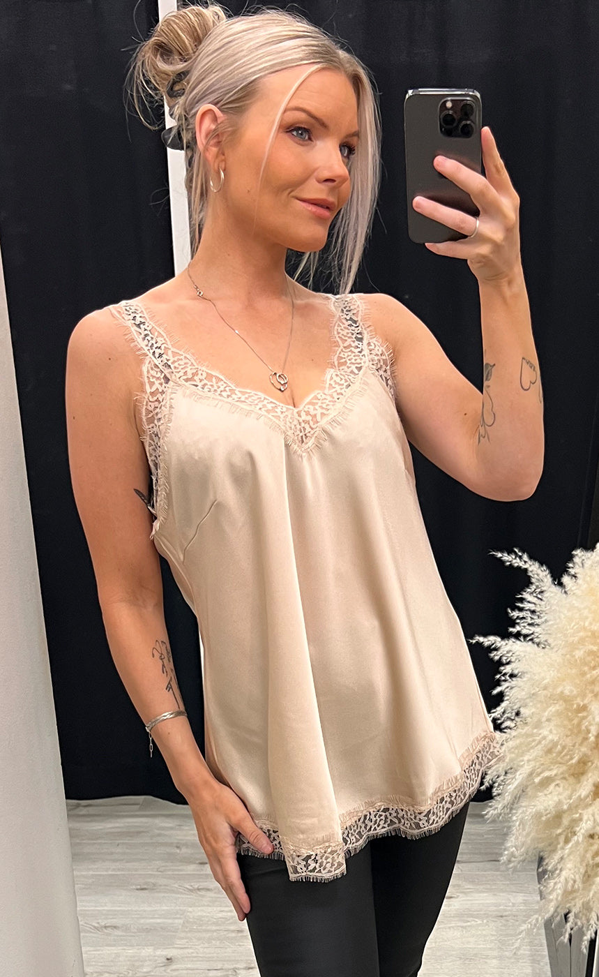 Becca blúndubolur - litur 12