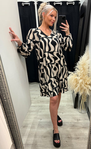 Justini dress 1 - black art