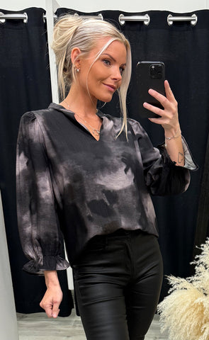 Lainey blouse 1 - pumicestone ghost