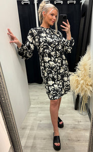 Seen dress 12 - floral black