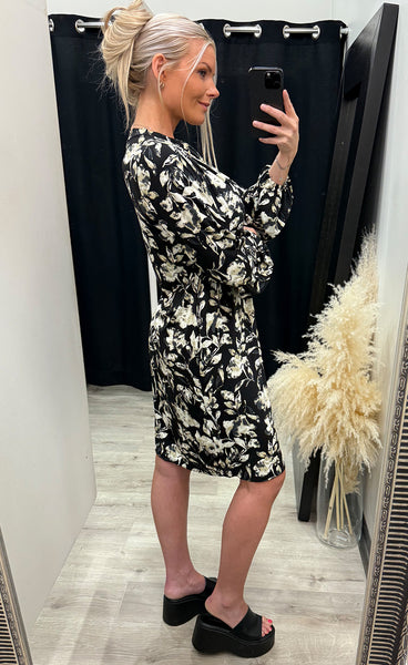 Seen dress 12 - floral black
