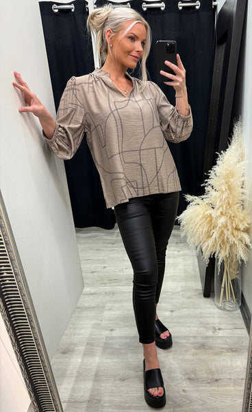 Daphne blouse 1 - desert taupe