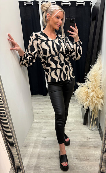 Justini blouse 1 - black art