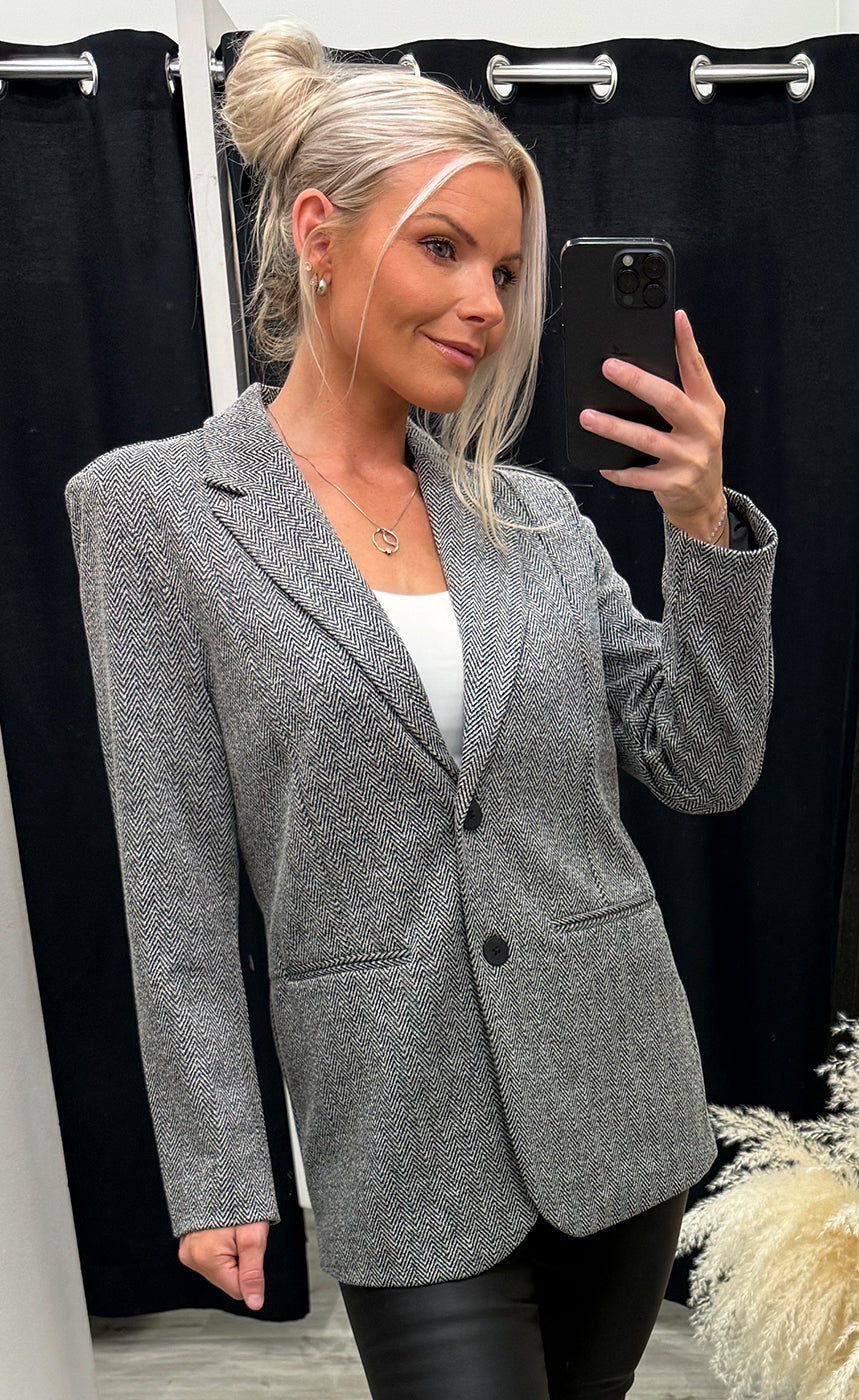 Kate jacquard oversize blazer - black/white herringbone