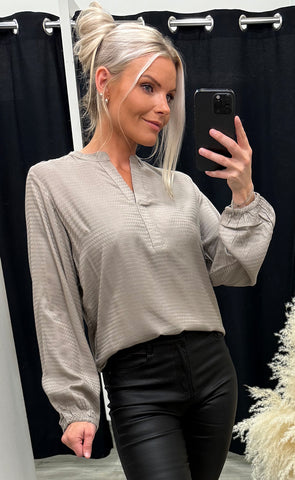 Hida blouse 1 - moon rock