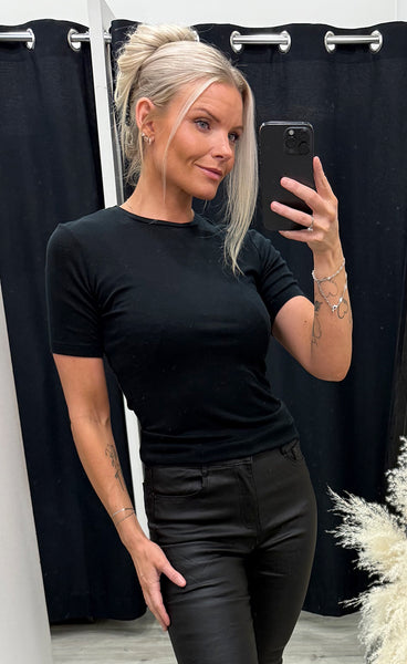 Mona lyocell o ss tee - black