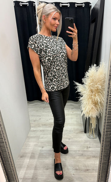 Seen tee 1 - boho bloom smokey olive